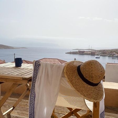 Marina Castellana Studios II Chalki Town Luaran gambar
