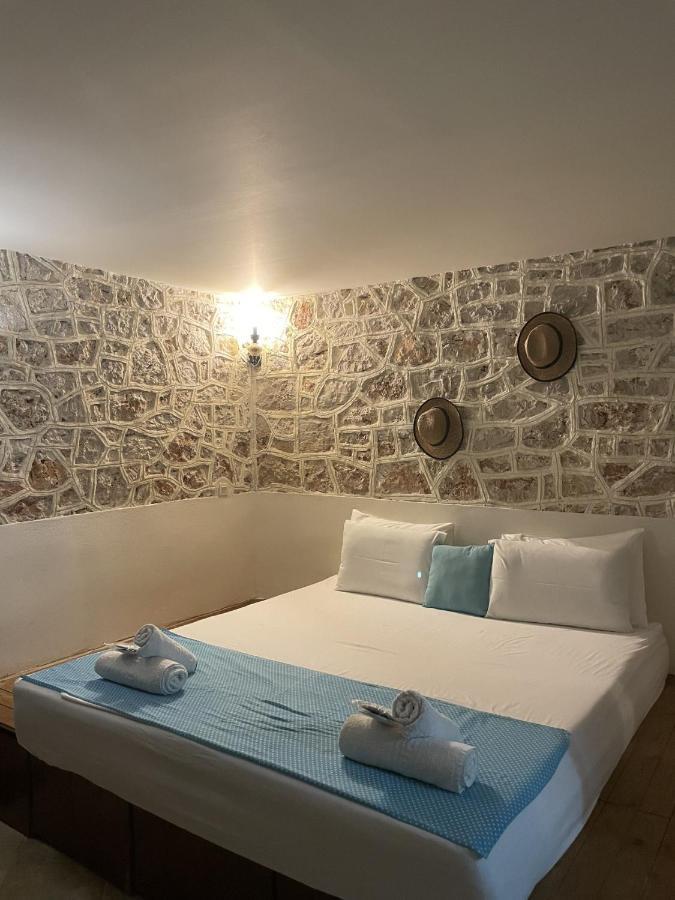 Marina Castellana Studios II Chalki Town Luaran gambar