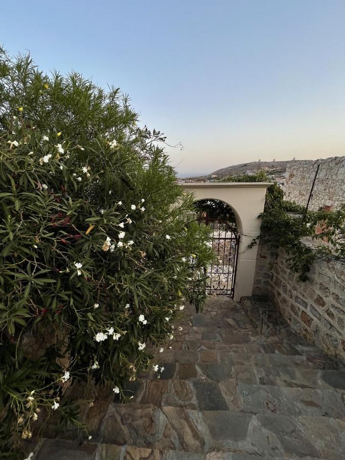 Marina Castellana Studios II Chalki Town Luaran gambar