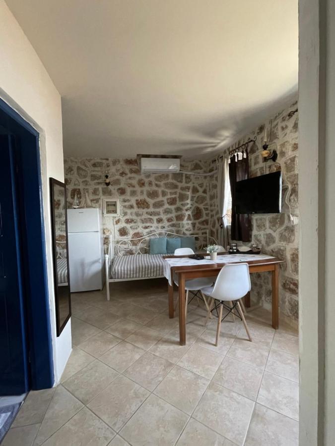 Marina Castellana Studios II Chalki Town Luaran gambar