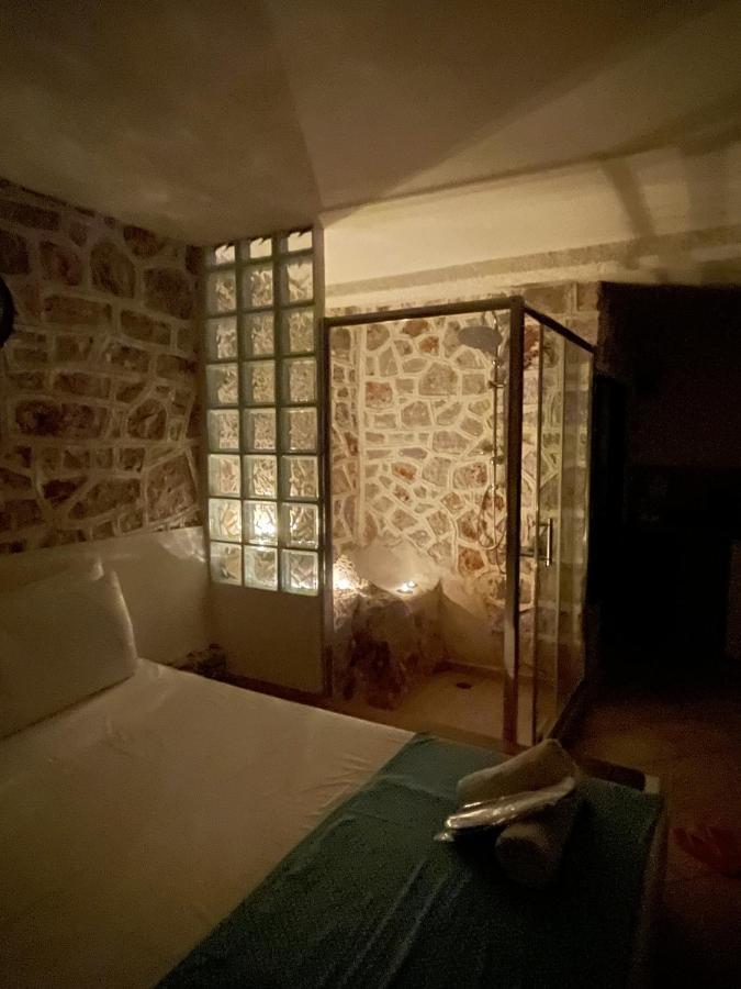 Marina Castellana Studios II Chalki Town Luaran gambar